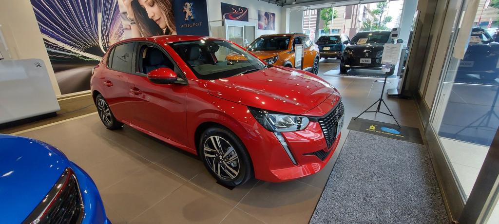 展示車入れ替え