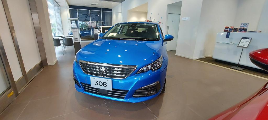 展示車入れ替え