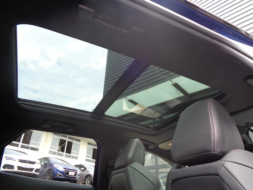 プジョー認定中古車！