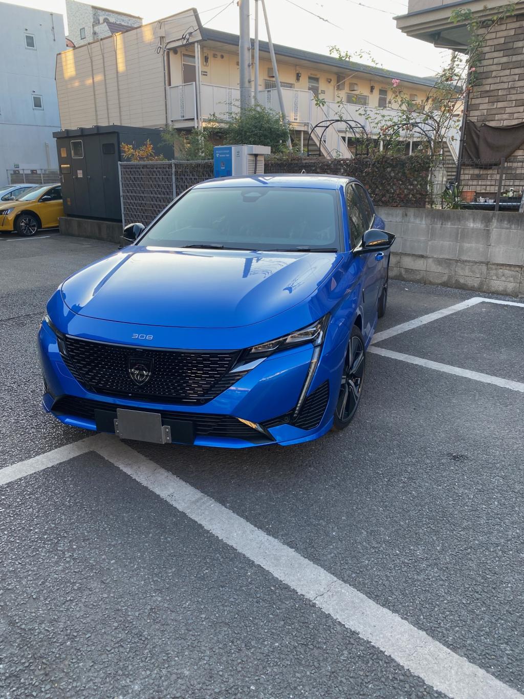 青い空とヴァーティゴブルー