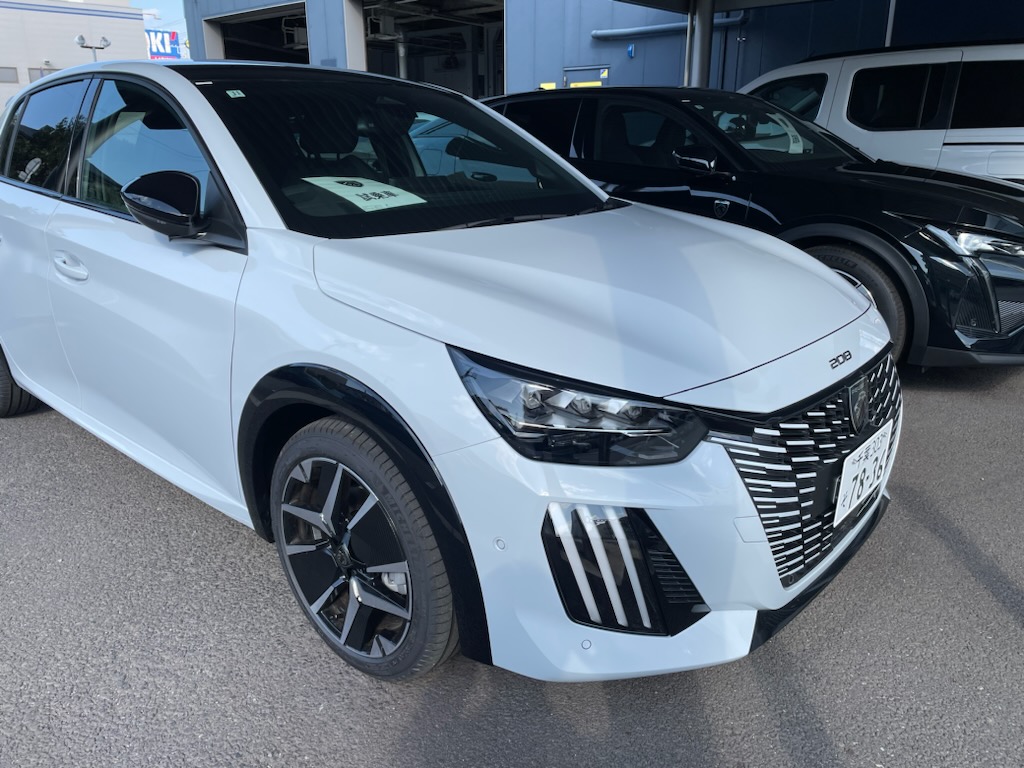 208ハイブリッドデビューフェア