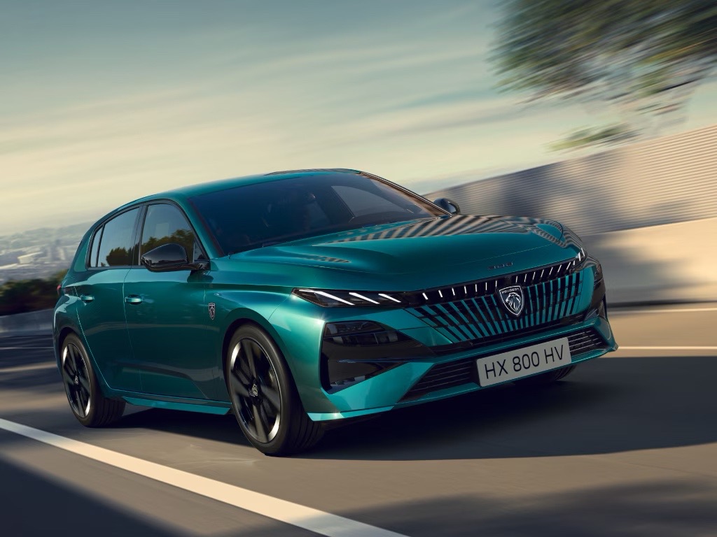 NEW PEUGEOT 308 HYBRID!!